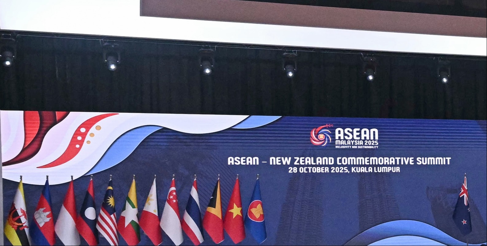 VIDEO | Chinese premier urges China-ASEAN unity amid rising protectionism