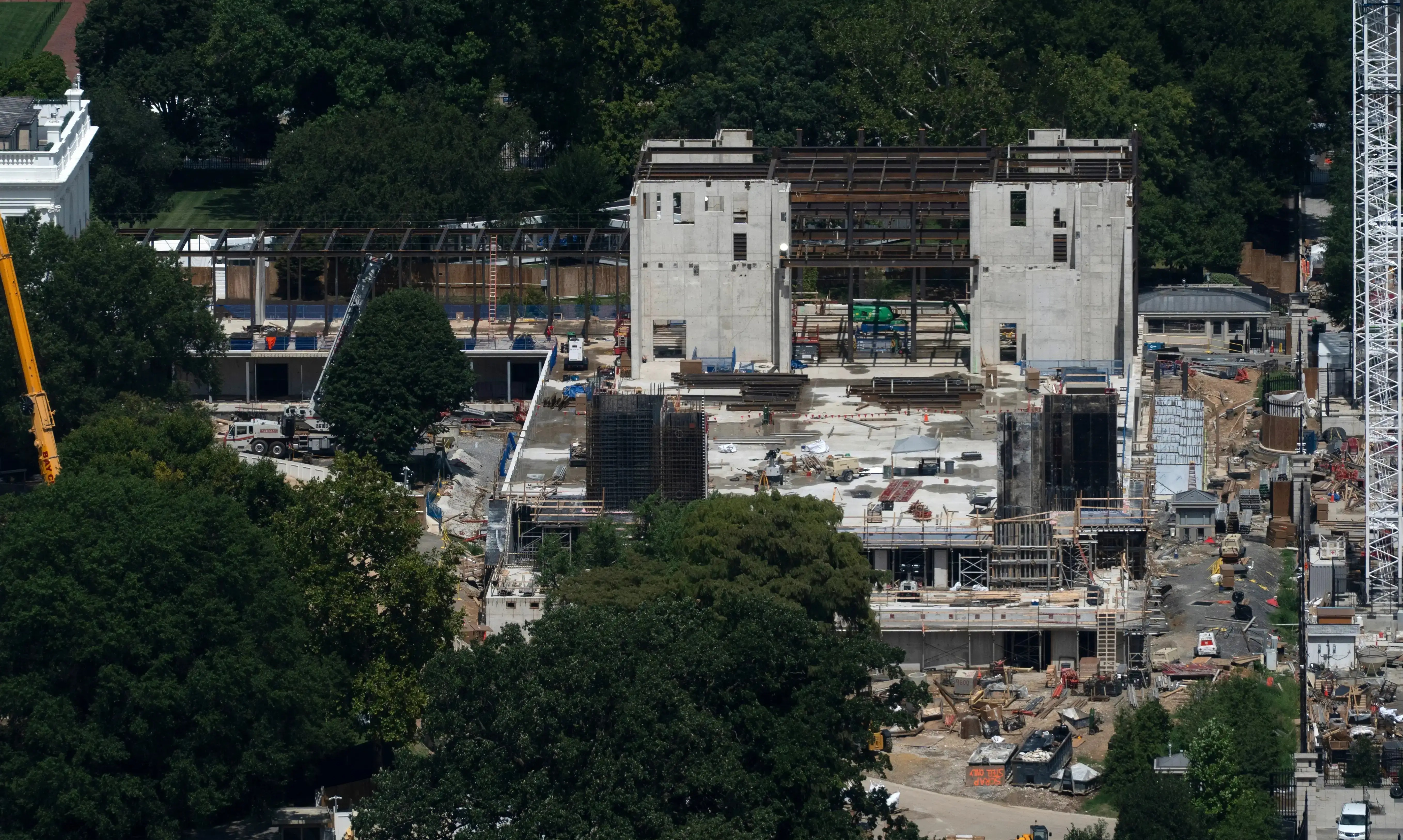 Supreme Court lets White House continue construction on Trump’s $400 million ballroom