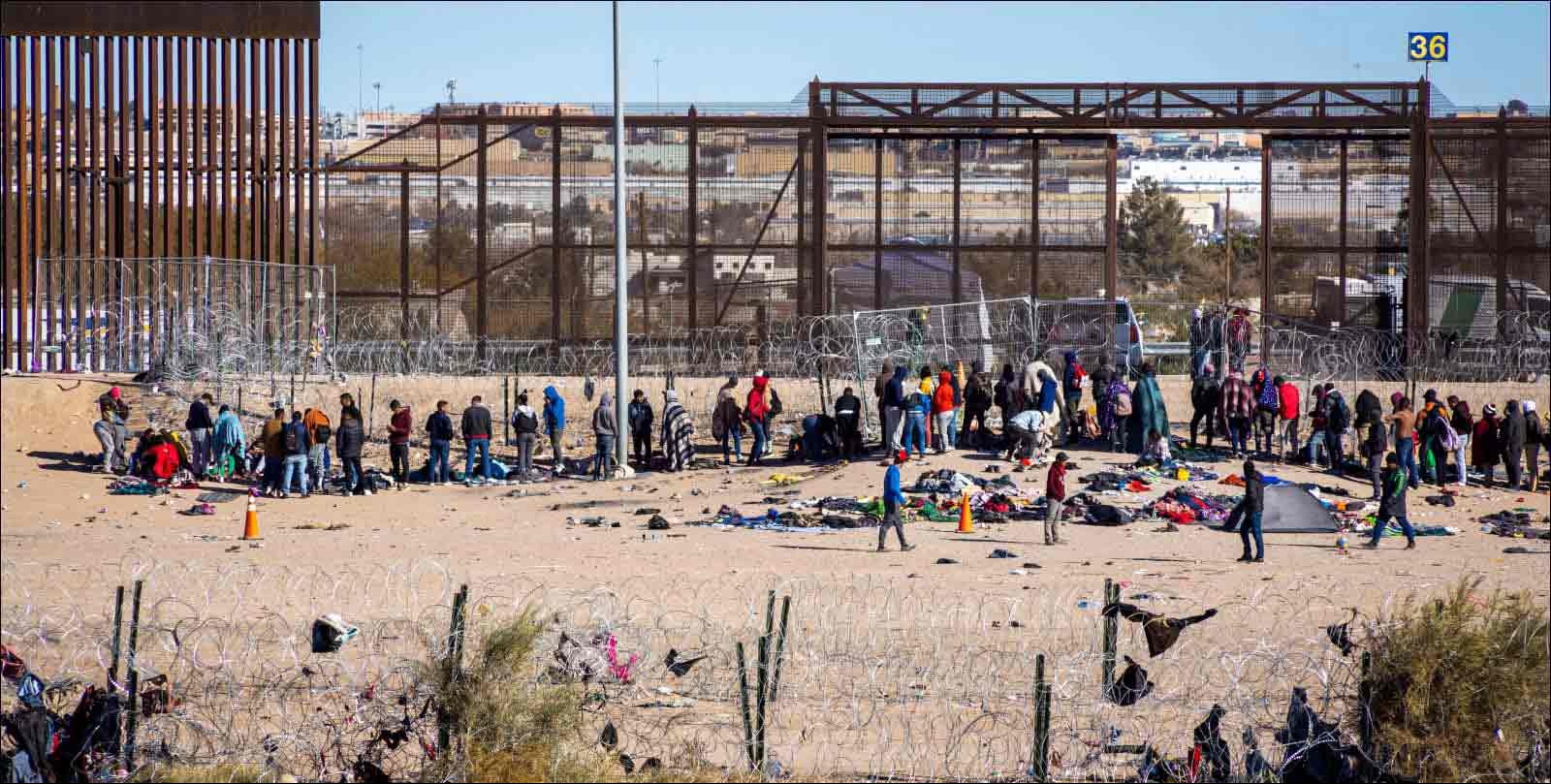 VIDEO | Border Patrol leader backs federal agents' use of tear gas during Chicago immigration crackdown