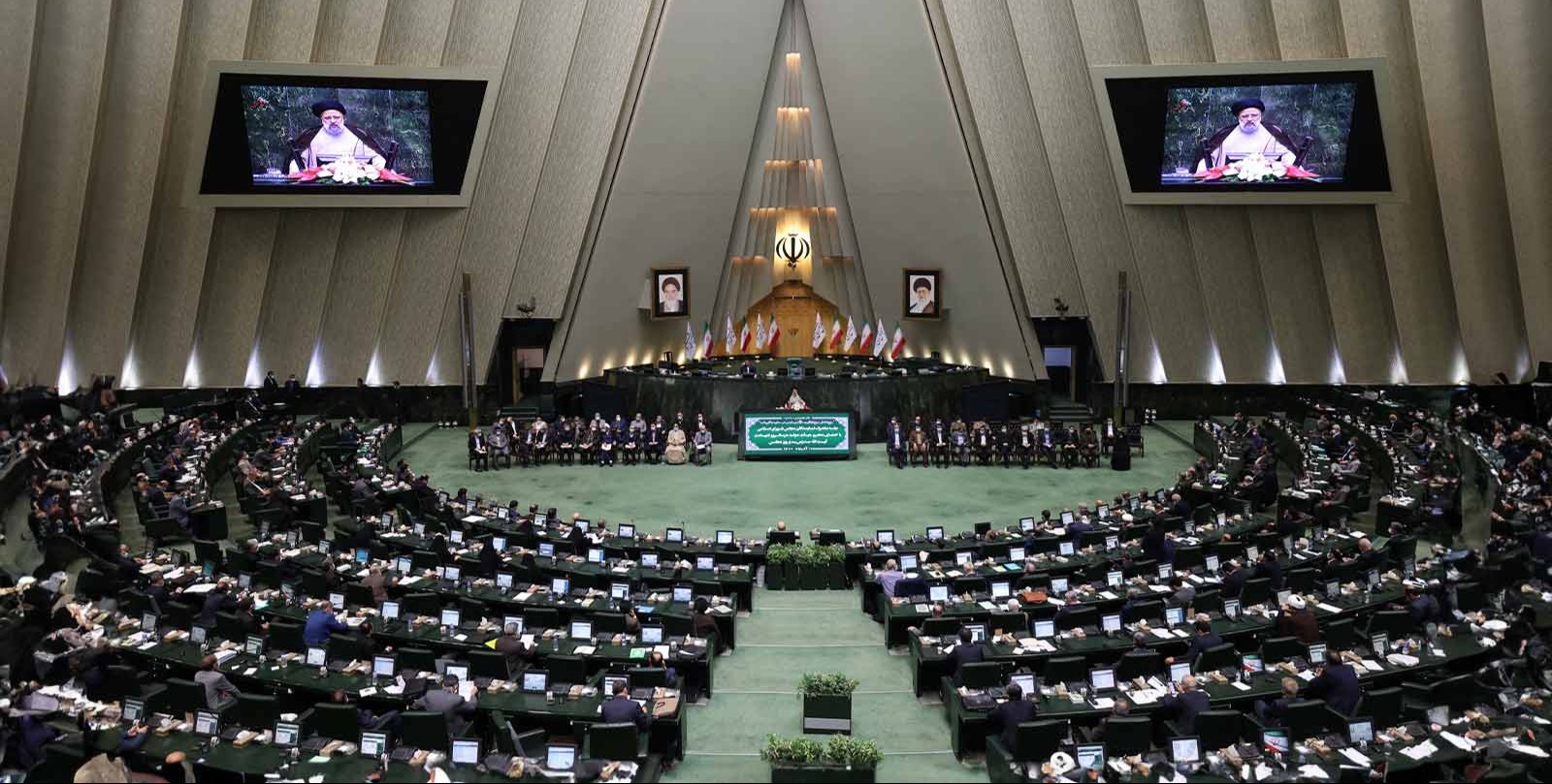 Iran's top diplomat issues most direct threat yet to US as crackdown over protests squeezes nation