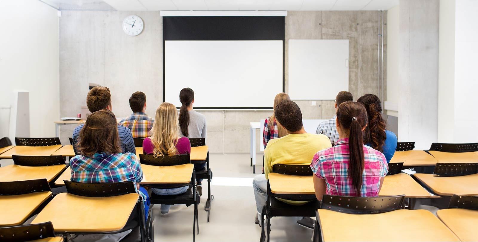 VIDEO | Chicago daycare teacher arrested by federal immigration agents at Spanish language learning center
