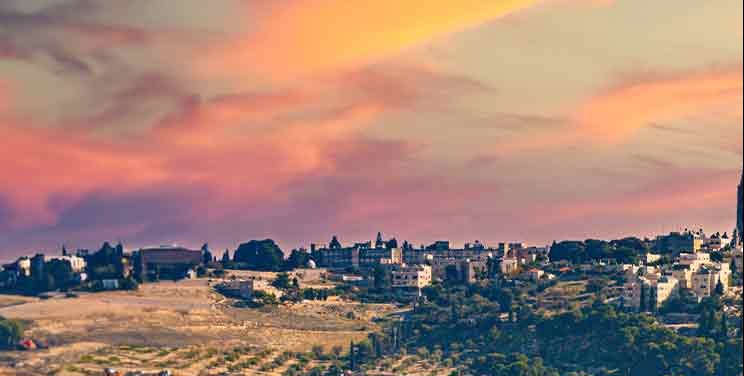 Israeli settlers torch West Bank village as Israel begins a busy diplomatic week