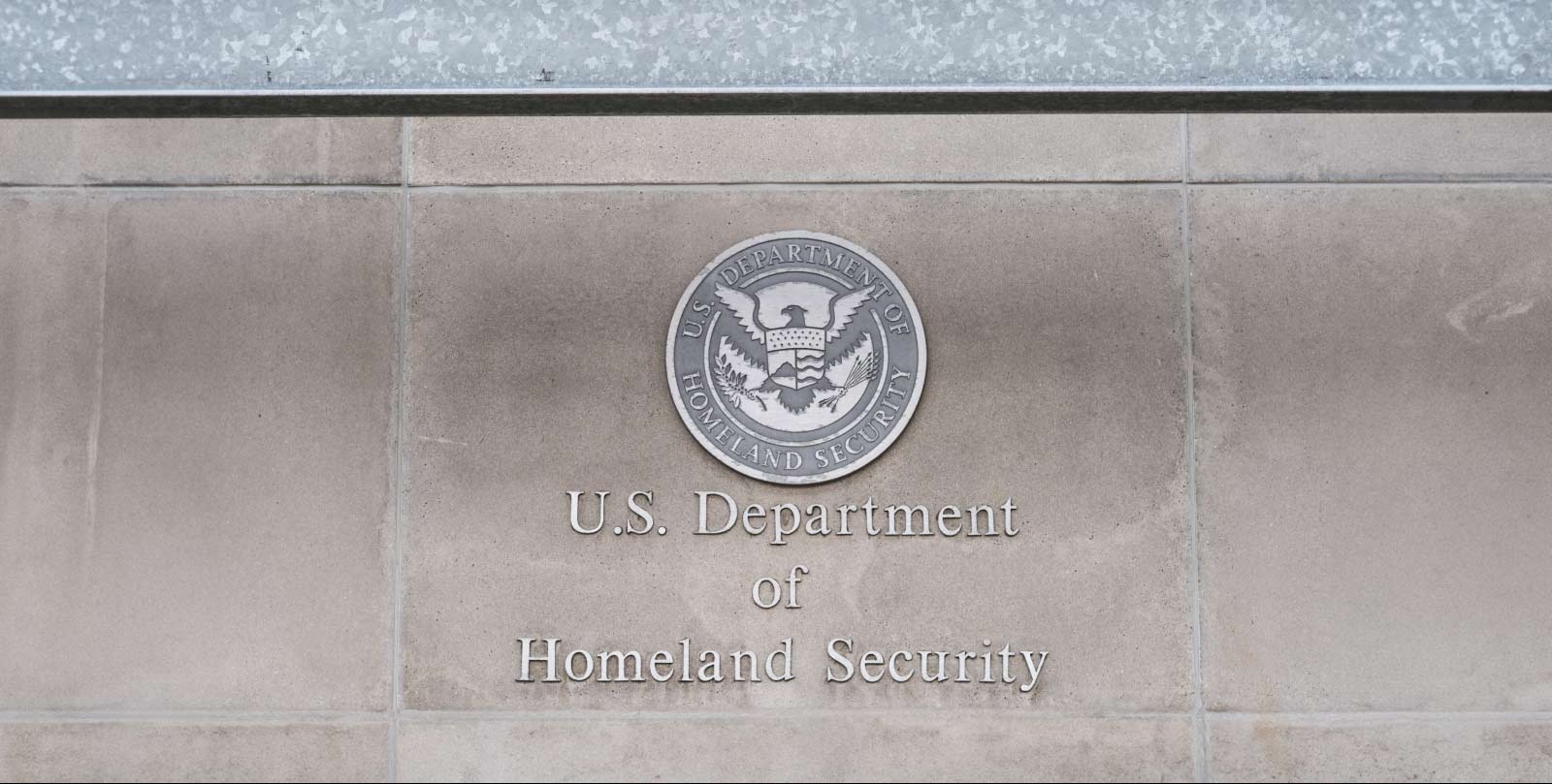 2 federal officers fired shots during encounter that killed Alex Pretti, DHS tells Congress